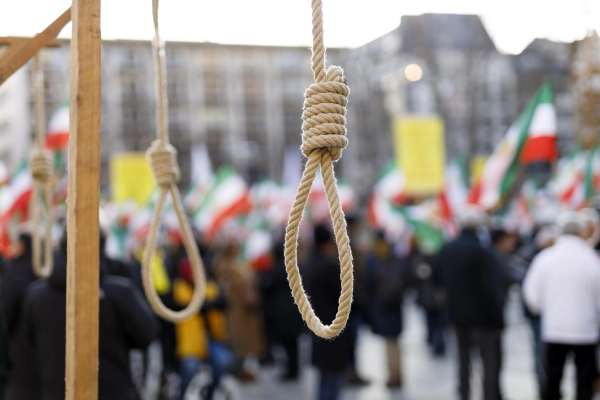 حملة "ثلاثاء لا للإعدام" تحذر من إقدام السلطات الإيرانية على إعدام 4 سجناء بلوش من أعضائها