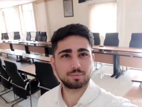 مادر پرهام پروری، معترض زندانی، خواستار حمایت مردم از فرزندش برای آزادی او شد