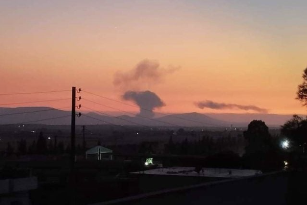 مقتل وإصابة 13 مسلحًا من الميليشيات الإيرانية في غارات جوية إسرائيلية على سوريا