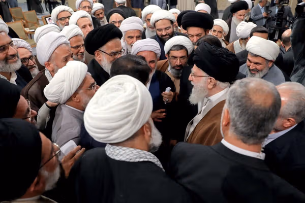 خبرگزاری تسنیم: ساختمان دفتر مجلس خبرگان در قم هدف حمله قرار گرفت