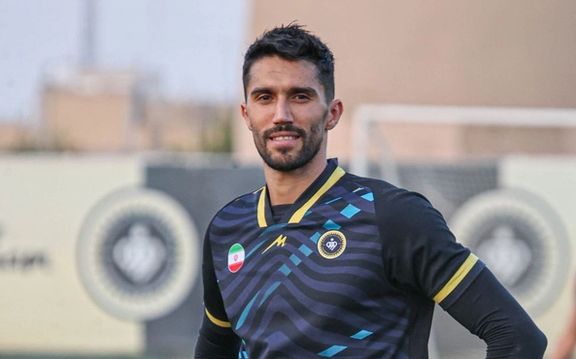 کنایه حسین حسینی به جمهوری اسلامی به دلیل دلار ۱۰۱ هزار تومانی