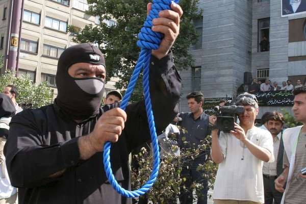 93 حالة خلال شهر.. تحذير أممي من "الزيادة الحادة في عمليات الإعدام" بإيران