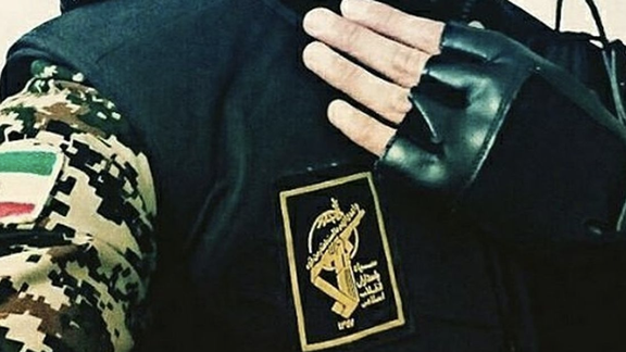 یک سایت خبری اسپانیایی زبان، گزارشی درباره فرمانده واحد ۸۴۰ نیروی قدس سپاه منتشر کرد