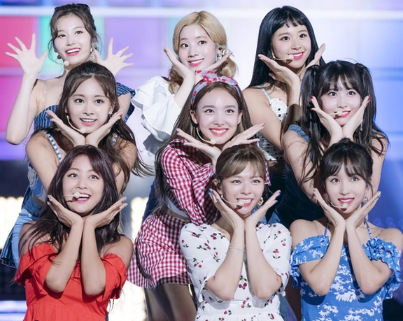 وزير إيراني: أين أخطأنا حتى يصل شبابنا إلى هذا القدر من الاهتمام بالموسيقى الكورية؟