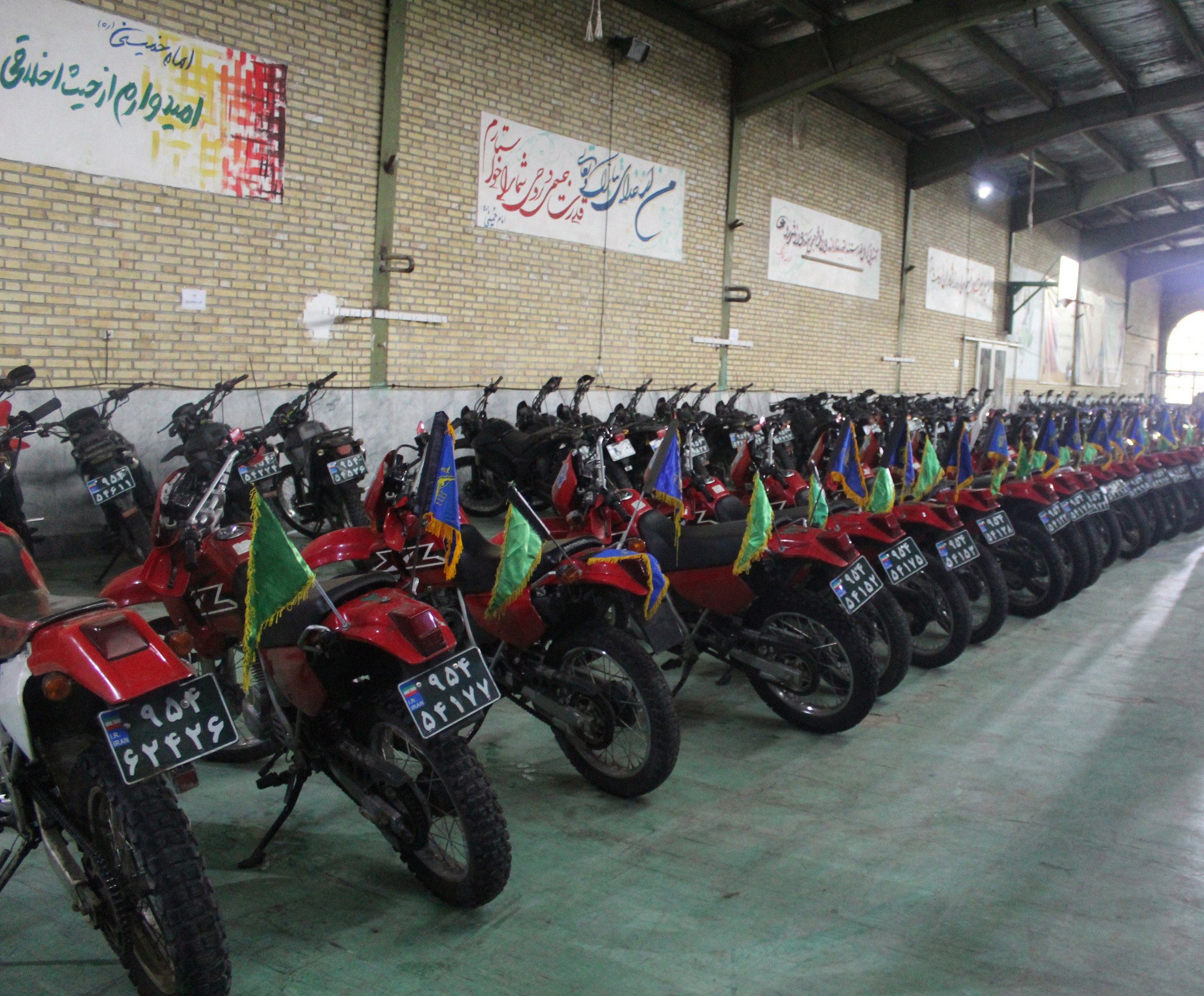 استقرار نیروها و تجهیزات نظامی در ورزشگاه‌ها