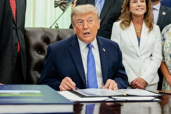 Military escalation overshadows US-Iran peace efforts