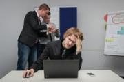 تلاش مفرط برای جلب رضایت دیگران چگونه روابط شما را نابود می‌کند؟