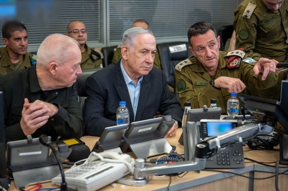 Israeli defense minister Yoav Gallant (left), Prime Minister Benjamin Netanyahu (center) and IDF Chief of Staff Halevi overseeing the IDF operation against Houthis on July 20, 2024.