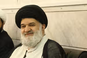 بعد دعوته لـ"استبدال النظام".. القضاء الإيراني يلاحق أمين "حزب الله إيران" وصهر علي خامنئي