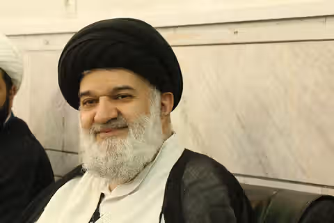 بعد دعوته لـ"استبدال النظام".. القضاء الإيراني يلاحق أمين "حزب الله إيران" وصهر علي خامنئي
