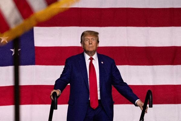 سفير إسرائيل السابق في واشنطن: النظام الإيراني خائف جدا من عودة ترامب