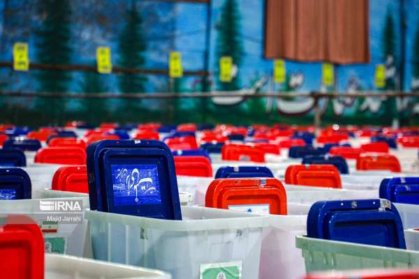 50 Dissidents Arrested Over Calls To Boycott Iran Election