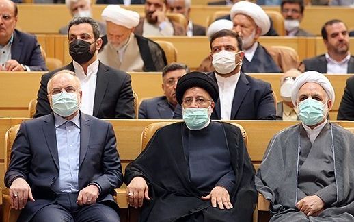 قائد الشرطة الإيرانية: إجراءاتنا الجديدة ضد النساء نُفذت بقرار من رؤساء السلطات الثلاث