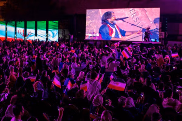 عادیسازی با پولپاشی؛ نقش حامیان مالی در «نمایش ایرانِ نرمال» پس از جنگ