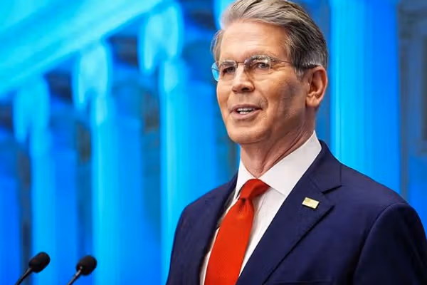 وزیر خزانهداری آمریکا: رهبران ایران در حال خارج کردن داراییهایشان از کشور هستند