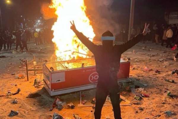 سيناتور أميركي: الشعب الإيراني انتفض ضد نظام قمعي فاسد