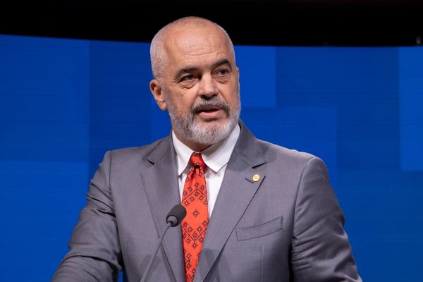 ألبانيا تقطع علاقتها مع إيران وتطالب الدبلوماسيين الإيرانيين مغادرة أراضيها خلال 24 ساعة