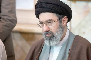 افشای فساد مقامهای سابق برای سفیدشویی و جا انداختن رهبری مجتبی خامنهای