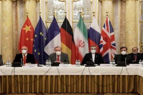 الترويكا الأوروبية: يجب على إيران تحديد مصير الاتفاق النووي فورًا