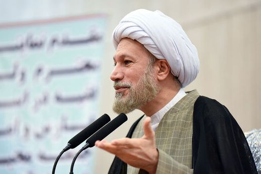 نماینده خامنهای در فارس: نفوذیها میخواهند فرزندان ایران را مشغول فسق و فحشا کنند