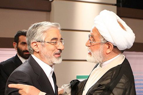 كروبي يرفض إنهاء إقامته الجبرية بمفرده في طهران ويشترط إدراج مير حسين موسوي