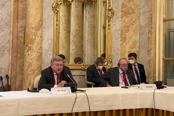 Iranians Wary Of Russia’s Proactive Role In Nuclear Talks