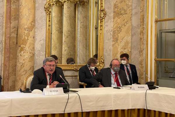 Iran’s Tilt To Moscow Casts Shadow Over Vienna Talks