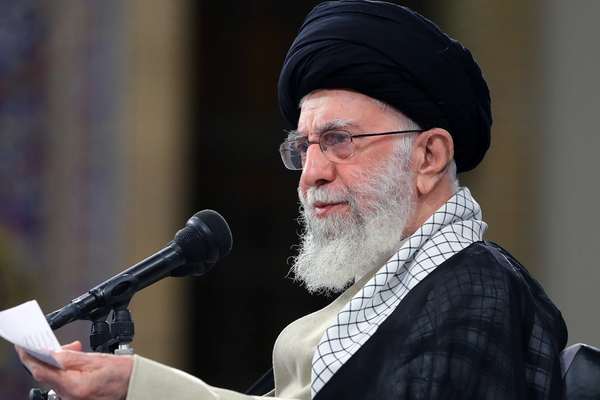 المرشد الإيراني: انتقاد الأوضاع "نظرة رجعية".. وأميركا وأوروبا تواجه أزمات أكثر من إيران