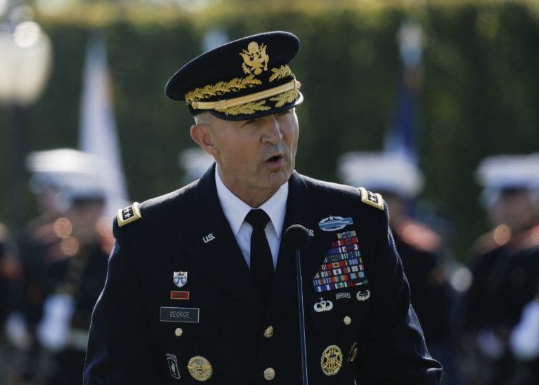 ایمیل رییس برکنار شده ستاد ارتش آمریکا: سربازان ما شایسته رهبران شجاع و با شخصیت هستند