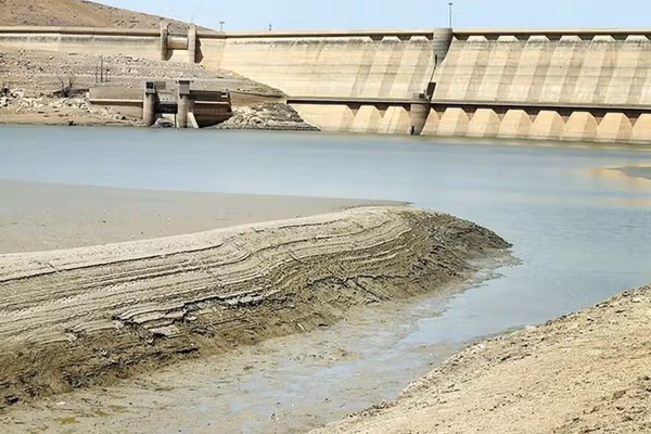 سد "كرج" على وشك النفاد.. طهران تواجه خطر العطش خلال أسبوعين فقط