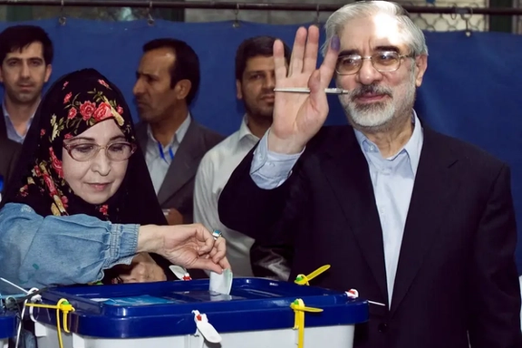 Mirhossein Mousavi and Zahra Rahnavard voting in the 2009 presidential election