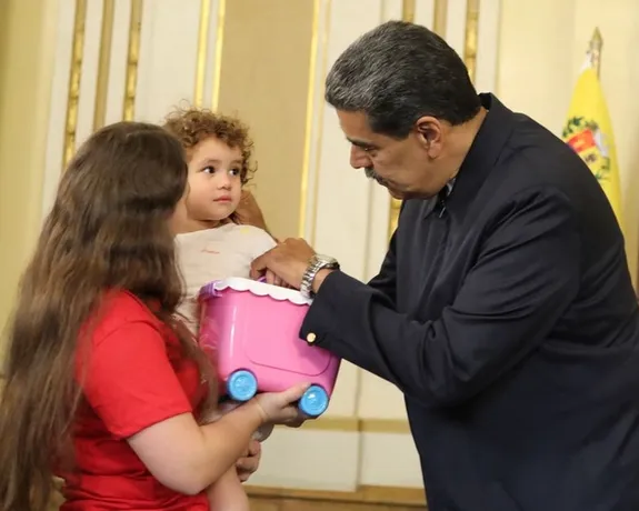 رییسجمهوری ونزوئلا از ترامپ برای بازگرداندن یک کودک اهل این کشور قدردانی کرد