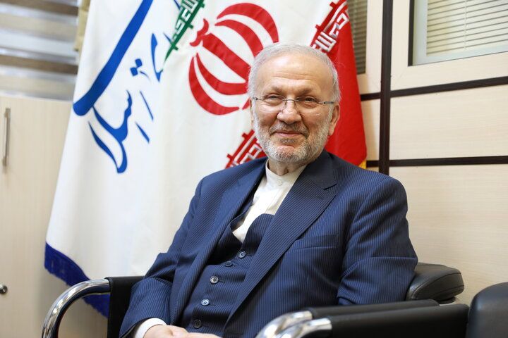 متکی: تردد آزاد کشتی‌ها در تنگه هرمز به تحقق شرایط تهران بستگی دارد