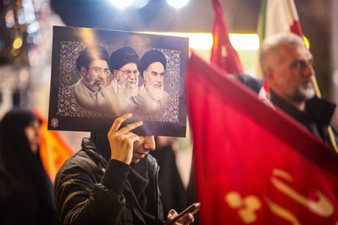 إعلام الحرس الثوري يروّج لامتلاك قنبلة نووية باعتباره مطلبًا شعبيًا في إيران