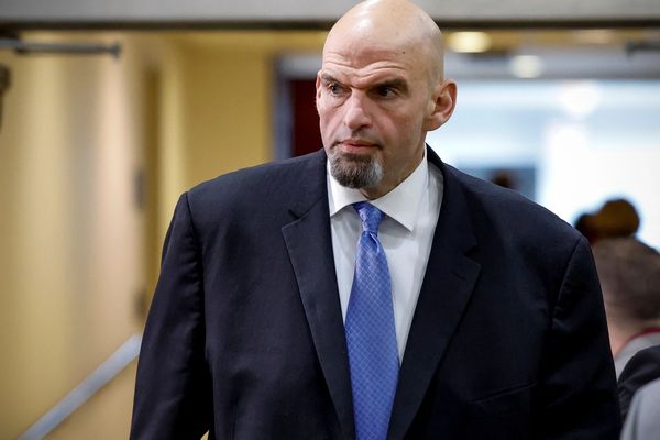 سناتور دموکرات، جان فترمن: قطعا و کاملا از تصمیم ترامپ برای حمله به ایران حمایت میکنم