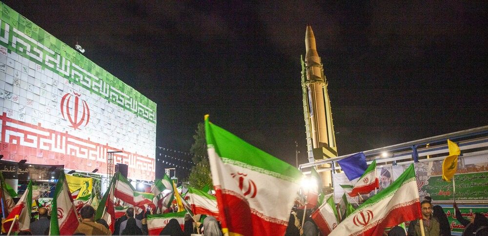 روزنامه معاریو: تهران حاضر نخواهد شد از برنامه‌های هسته‌ای، موشکی و نیابتی خود دست بکشد