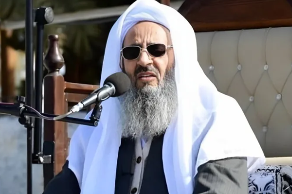 أمام أهل السنة في زاهدان إيران:المجازر المرتكبة خلّفت شرخًا عميقًا بين الشعب والنظام