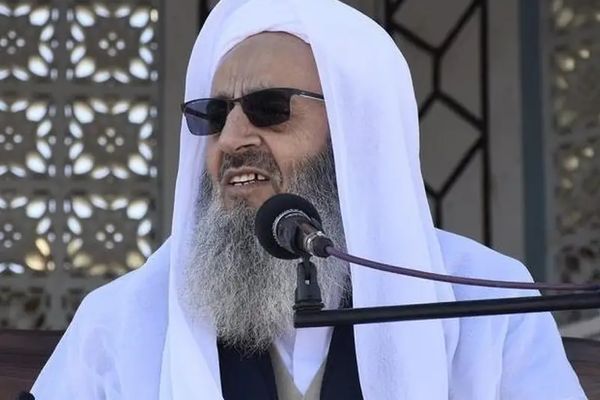 خطيب أهل السُّنة في إيران يدعو مرشحي الرئاسة لتقديم حلول حقيقية للمشاكل والقضاء على الفساد