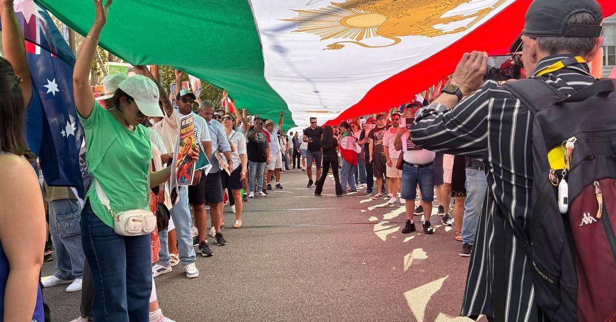 Iran warns it will seize assets of overseas Iranians working against state