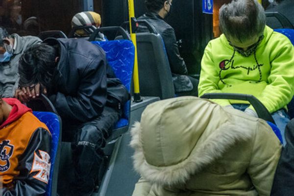 بعد الكشف عن ظاهرة "النوم في الحافلات".. بلدية طهران: وسائل الإعلام تعمل ضدنا