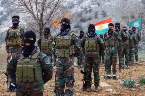 القناة 12: تسريب خطة توغل بري لقوات كردية معارضة داخل إيران دفع ترامب لإلغاء العملية