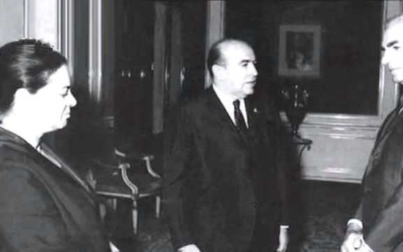 پیش از انقلاب سال ۱۳۵۷، حدود ۶۷ سال پیش، فرخرو پارسا به عنوان وکیل در مجلس شورای ملی و پس از آن به عنوان اولین وزیر زن در کابینه امیرعباس هویدا حضور داشت