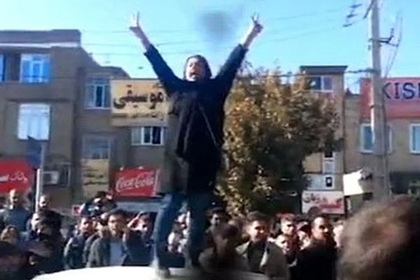 شاهدة في محكمة نوفمبر الشعبية الدولية: أتعرض لخطر الترحيل إلى إيران