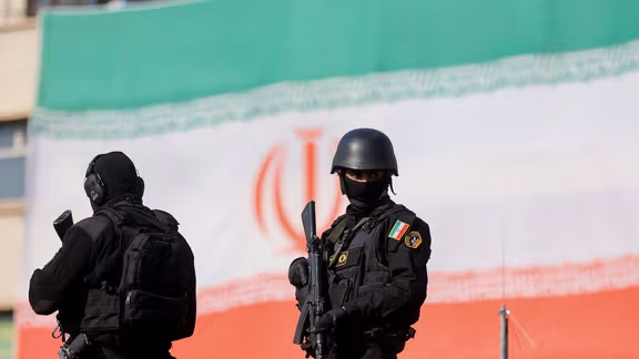 Iran, US say they prefer diplomacy but are ready for combat