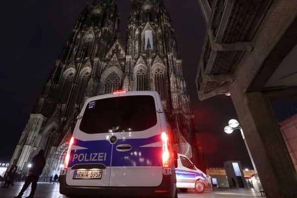 "وول ستريت جورنال" تكشف عن تهديدات إرهابية جديدة من إيران وحلفائها ضد الدول الأوروبية