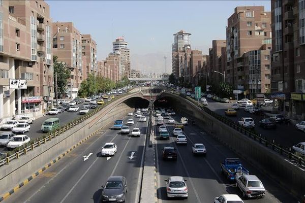 بعد فشلها في استقطاب مستثمرين.. إيران تخفض رسوم حصول الأجانب على إقامة إلى 100 ألف دولار