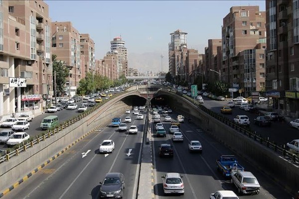 بعد فشلها في استقطاب مستثمرين.. إيران تخفض رسوم حصول الأجانب على إقامة إلى 100 ألف دولار