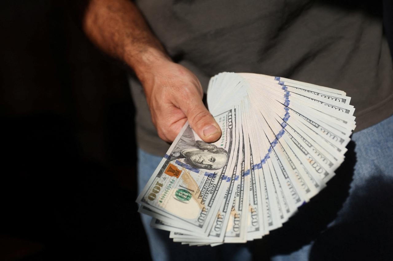 قیمت دلار از ۱۵۰ هزار تومان عبور کرد