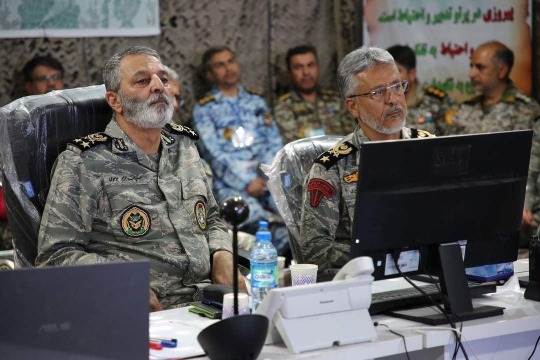 Iran’s Army Commander-in-Chief Abdolrahim Mousavi (left) and Rear Admiral Habibollah Sayyari, the Deputy Chief of Iran's Army for Coordination (right) at the command center of an electronic warfare drills in central Iran (August 2023) 