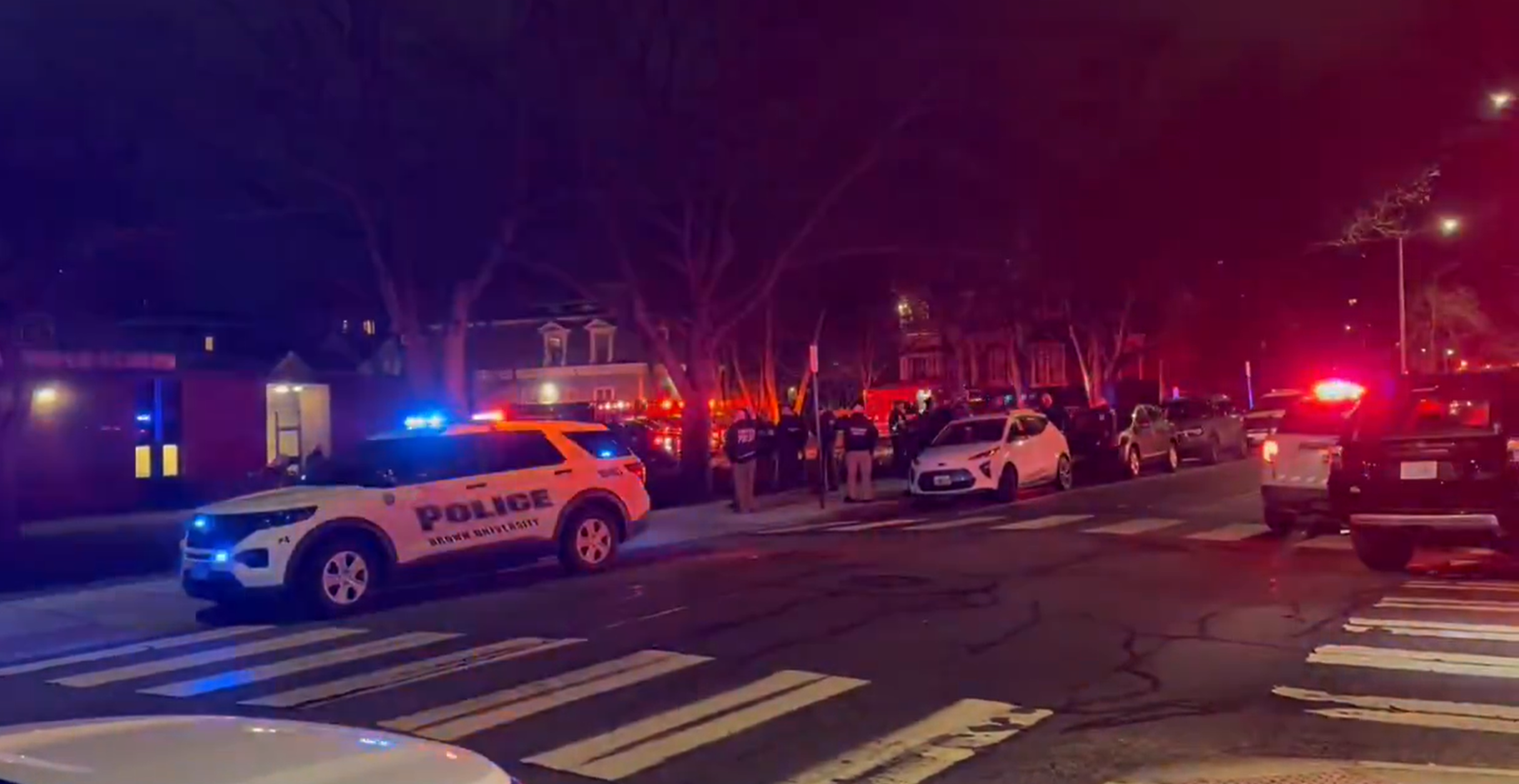 تیراندازی در دانشگاه براون رودآیلند در آمریکا، دست‌کم ۲ کشته و  چندین زخمی در پی‌داشت